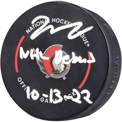 Von Jake Sanderson signierter offizieller Spielpuck der Ottawa Senators mit der Aufschrift „NHL-Debüt 13.10.22“ Image