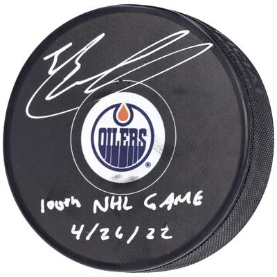 Von Evan Bouchard signierter Hockeypuck der Edmonton Oilers mit der Aufschrift „100. NHL-Spiel 26.04.22“ Image