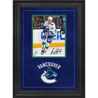 Vancouver Canucks Deluxe-Fotorahmen im Hochformat, 20,3 x 25,4 cm, mit Team-Logo Image