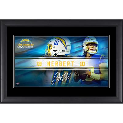 Justin Herbert Los Angeles Chargers Faksimile-Signatur, gerahmt, 10 x 18 Zoll, Spieler-Namensschild-Collage Image