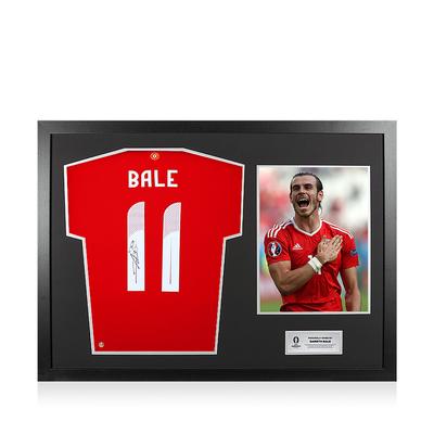 Offizielles UEFA 2024-Heimtrikot von Gareth Bale, auf der Rückseite signiert und im Heldenrahmen Image
