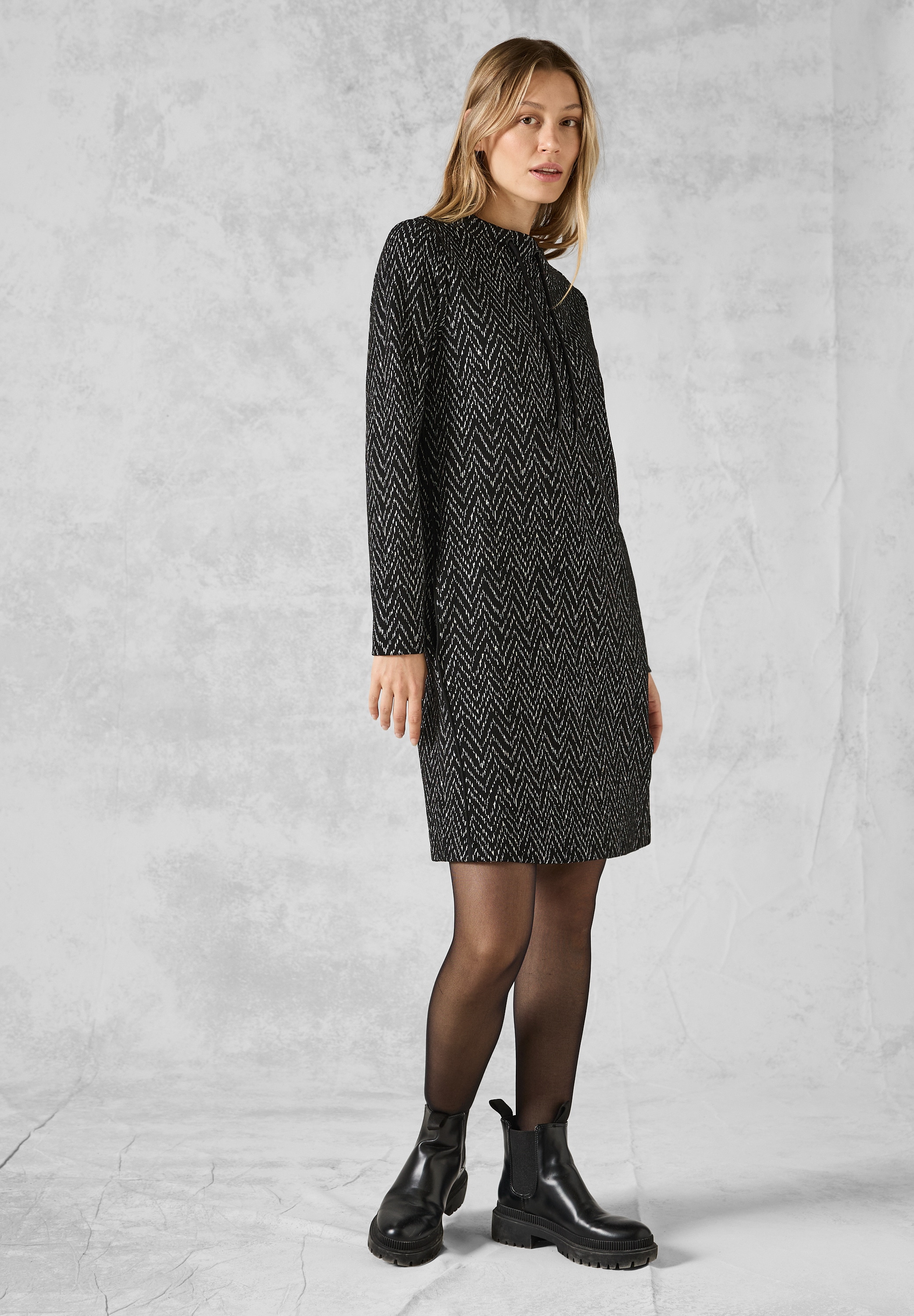 Midikleid CECIL, Damen, Gr. XL (44), US-Größen, schwarz, Stoff, 67% Polyester, 29% Viskose, 4% Elasthan, Jacquardmuster, normal wadenlang, hoch geschlossener Ausschnitt, abgesteppt, Kleider Midikleid, mit Stehkragen