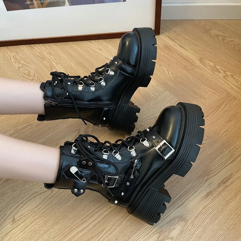 2025 neue frauen Niet Kette Design Kurze Stiefel Gothic Schuhe Street Fashion Dame Rock Stiefel Metall Dekor Punk Stil frauen Schuhe