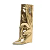 Gold Silber Wedges Shark Stiefel Damen Falten über Metall Schloss Dekor Weiche PU Knie High Heel Booties Schuhe Spitze Zehen Walkwear