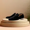 Moraima Snc Schwarzer Metallabsatz Samt Handgefertigte Herrenschuhe Slip on Round Toe Freizeitschuhe