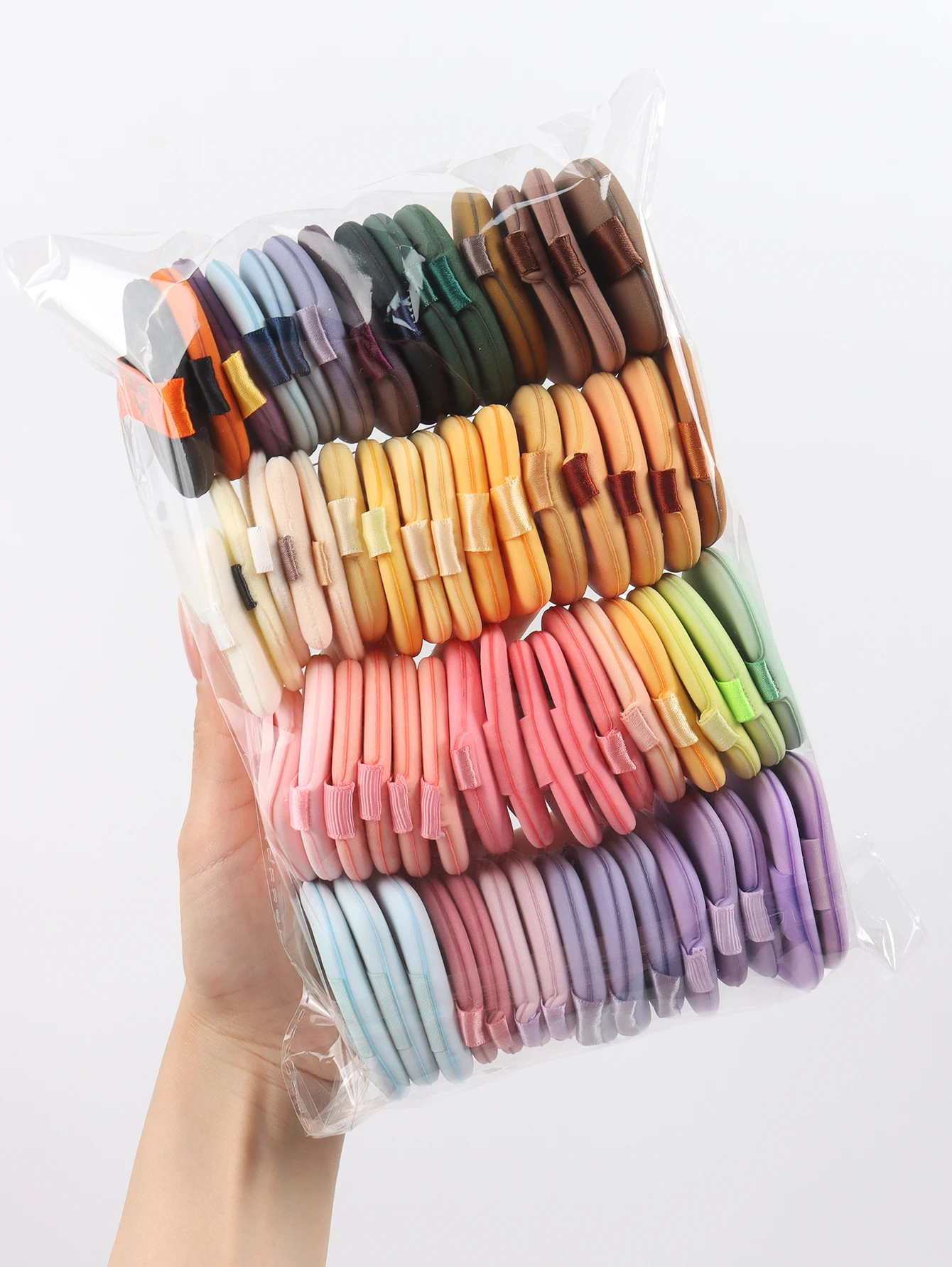 Luftkissen-Puderquaste 10-20-30-50 Beutel zufällige Farben und Formen. Enthält Luftpolster-Puderquaste, latexfreie Schwammmischung und Image