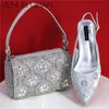 2024 Silber edle Bowknot spitzen Zehen Damenschuhe High Heel elegante Sandalen flachen Mund Schuhe