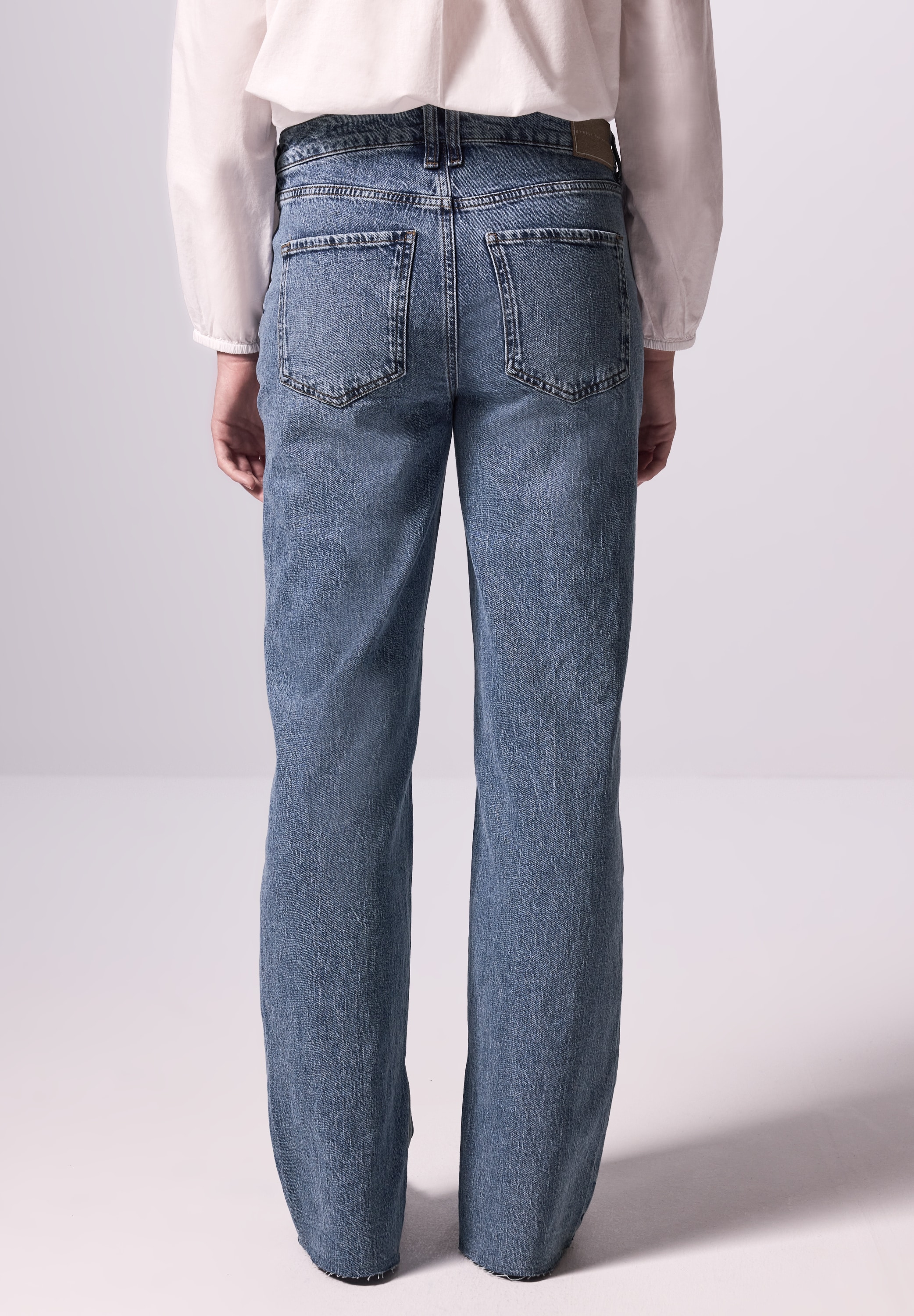 Comfort-fit-Jeans STREET ONE STUDIO, Damen, Gr. 25, Länge 30, blau (medium blau washed), Jeans, 99% Baumwolle, 1% Elasthan, unifarben, lang, Jeans, High Waist