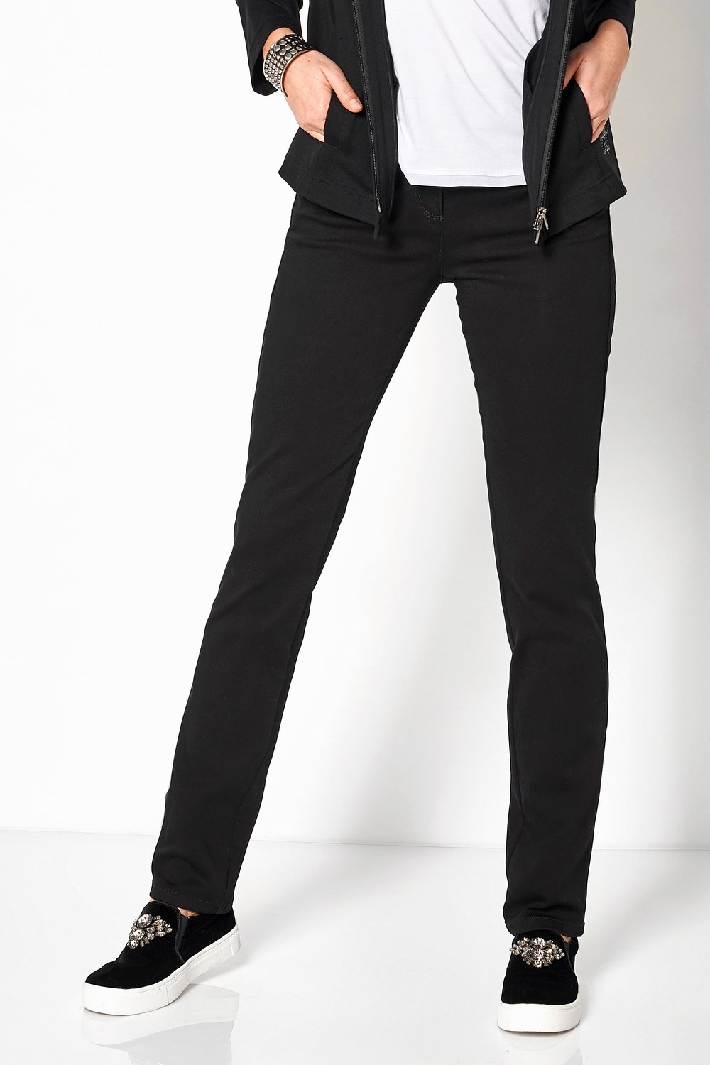 Röhrenhose TONI "TO BE LOVED", Damen, Gr. 23, K-Gr, schwarz, Denim/Jeans, Obermaterial: 68% Baumwolle, 29% Polyester, 3% Elasthan, unifarben, slim fit knöchellang, Hosen, mit kleinen Schmucksteinchen auf der Tasche Image