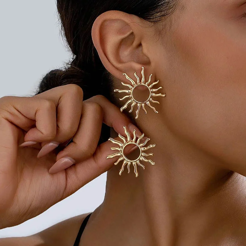 1 paar Mode Temperament Elegante Sonne Blume Stud Ohrringe Für Frauen Mädchen Vielseitige Stud Ohrringe Schmuck Zubehör Geschenke Image