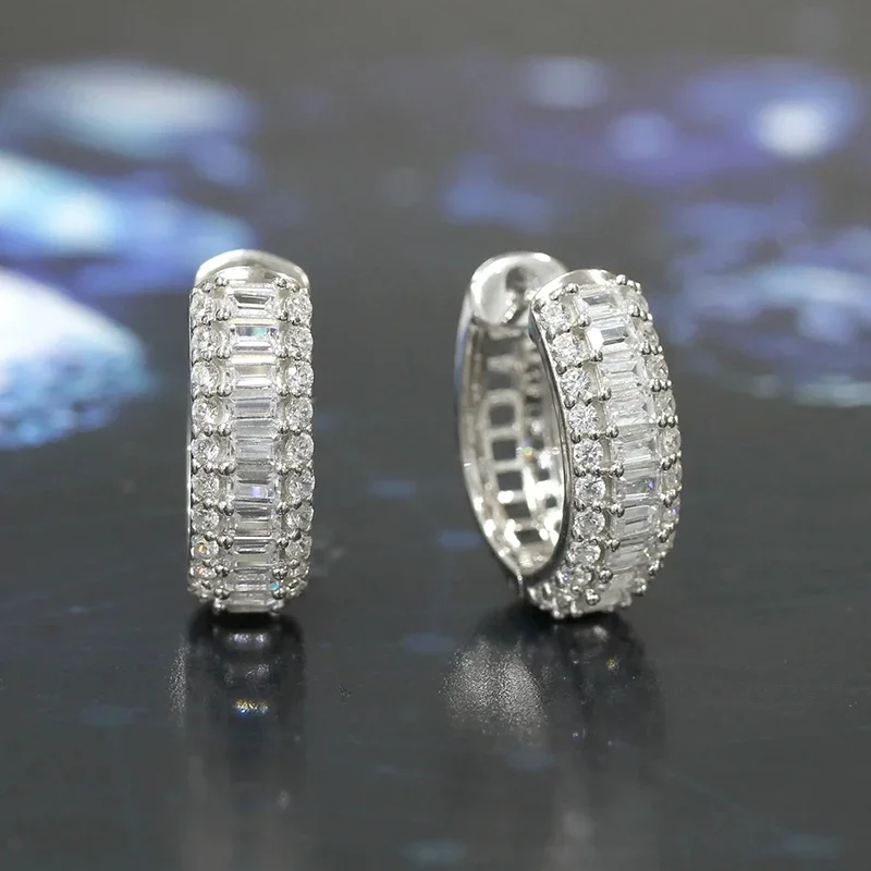 Huitan Bling Bling Zirkonia Creolen Damen Ohrringe Trendy Zierliche Verlobung Hochzeit Schmuck Zurückhaltende Alltagskleidung Accessoires Image