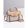 elegante borsa a tracolla beige da donna – design monogramma di lusso con ciondolo a cuore e manico superiore
