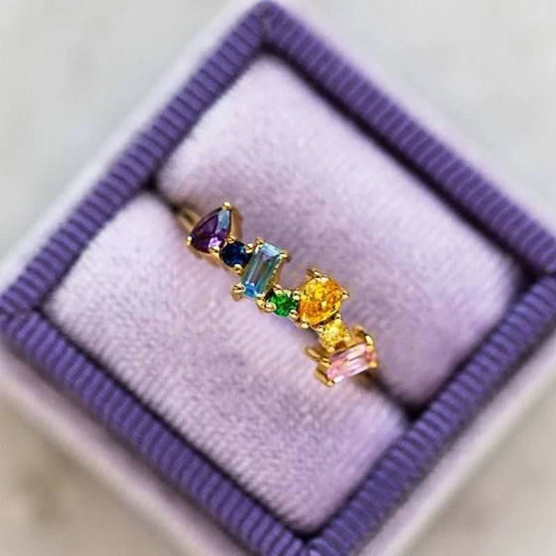Huitan trend ige Regenbogen ringe für Frauen gepflasterte geometrische farbige Zirkonia modernes Design Hochzeits band Party Schmuck Phantasie Geschenk Image