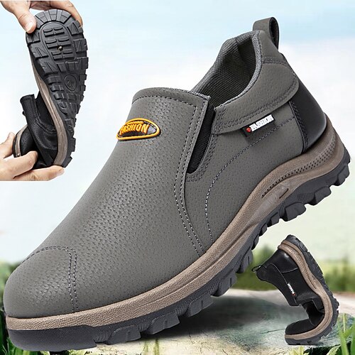 Beige Herren-Outdoor-Schuhe zum Reinschlüpfen mit rutschfester, robuster Sohle und schwarzen Akzenten – bequemes Freizeitschuhwerk für den Alltag