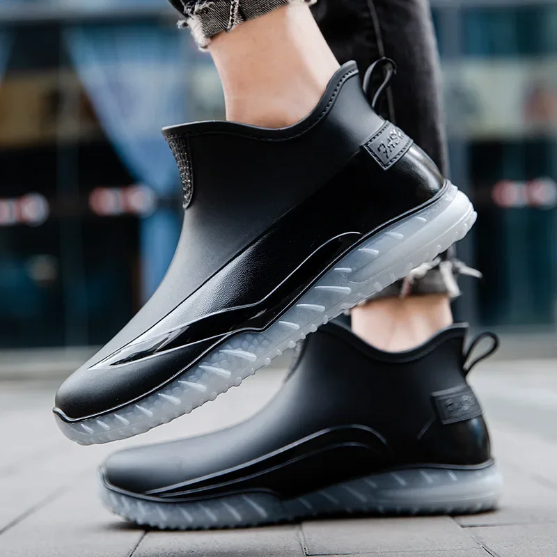 Herrenmode Neue wasserdichte Schuhe Outdoor rutschfeste Lowrise Regenstiefel Trendige leichte Herrenschuhe Komfort lässig britische Wohnung