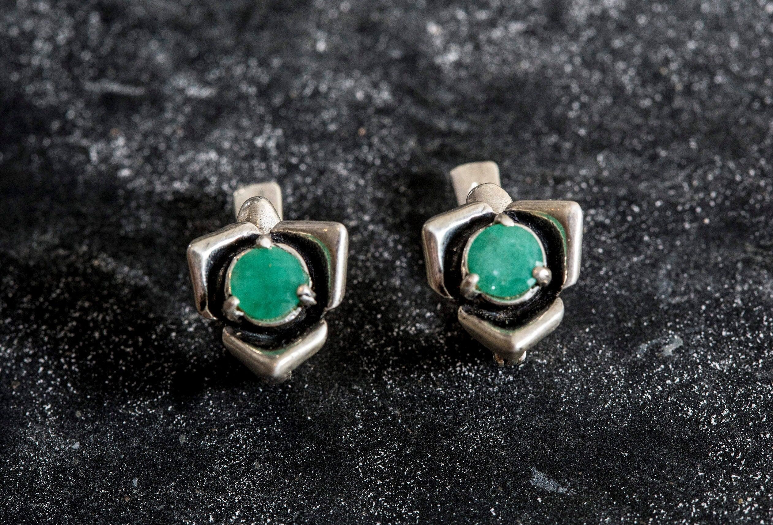 Smaragd Ohrringe, Blumen Ohrringe, natürliche Smaragd, Rose Ohrringe, Mai Birthstone, Vintage Ohrringe, Silber Ohrringe, echter Smaragd, Smaragd