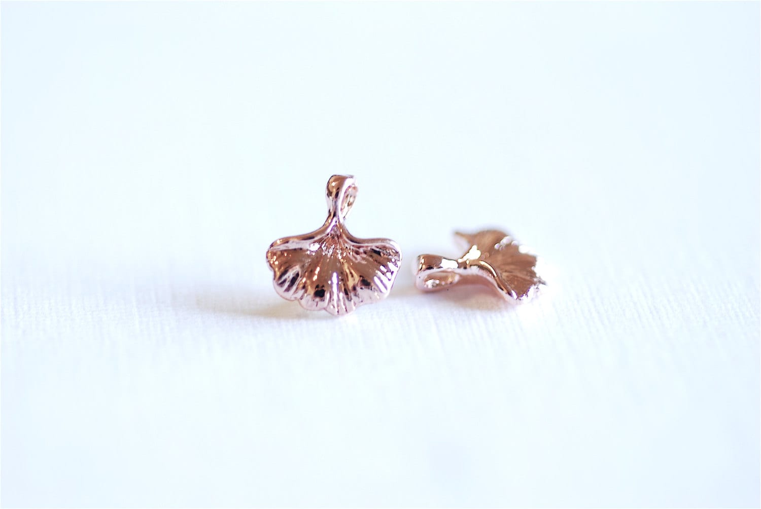 Ciondolo a forma di foglia di Ginkgo in vermeil d'oro rosa - Oro 18 carati su argento sterling, piccolo ciondolo a forma di foglia di Ginkgo, ciondolo