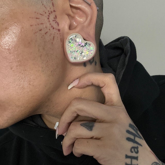 "Calibri a forma di cuore Elsa Love con glitter iridescenti bianchi, dilatatori per le orecchie, orecchini a forma di cuore, 2 g, 0 g, 00 g, 1/2\", 9/16"