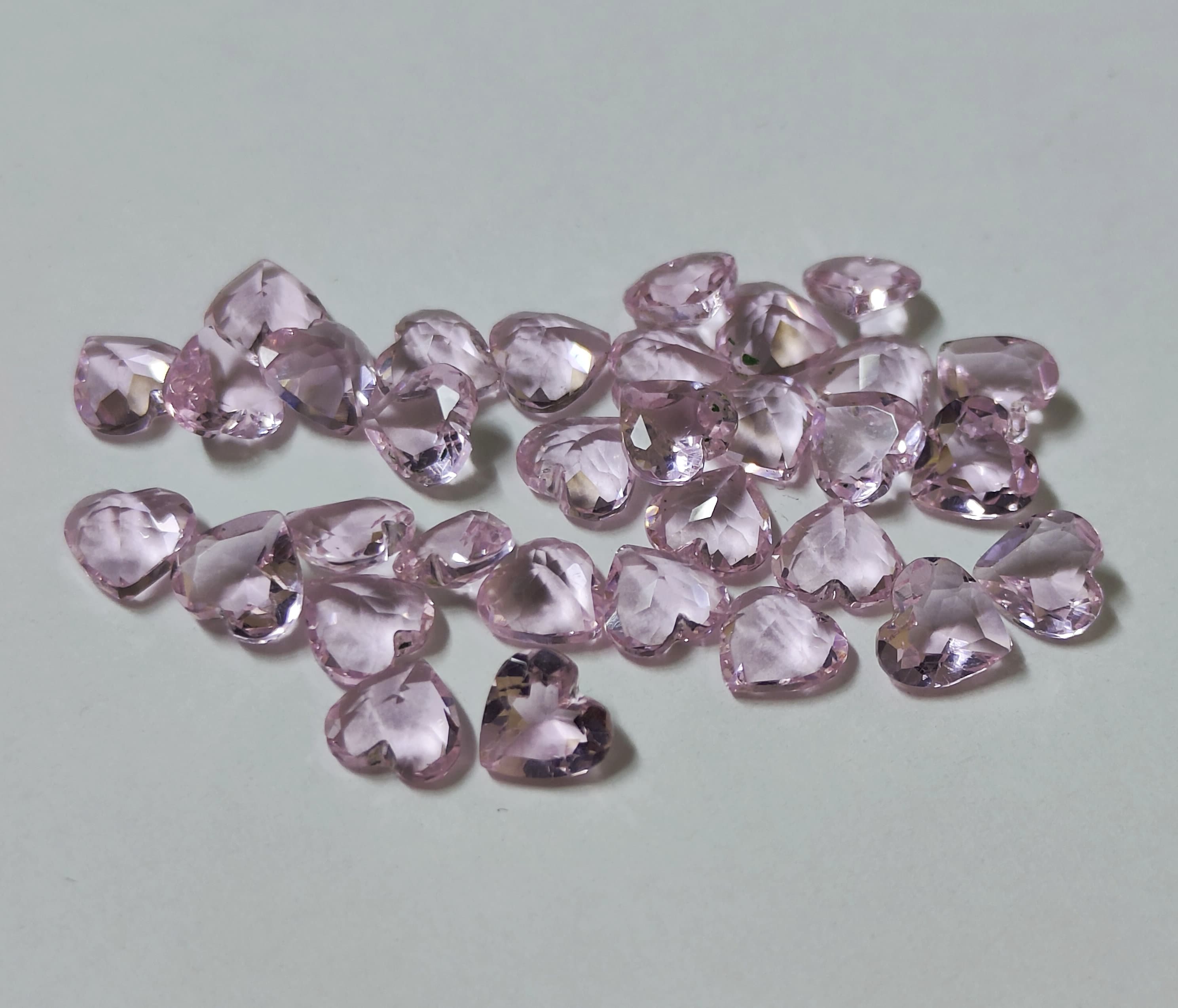 Gemma sfaccettata a forma di cuore di quarzo rosa AAA, dimensioni 3 mm, 4 mm, 5 mm, 6 mm, 7 mm, 8 mm, 9 mm, 10 mm, 11 mm, 12 mm, 13 mm, 14 mm, 15 mm.