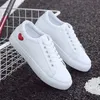 2024 Frühling Herbst Frau Schuhe Mode neue Frau Pu Lederschuhe Damen atmungsaktiv niedlichen Herz Wohnungen Freizeit schuhe weißen Sneaker