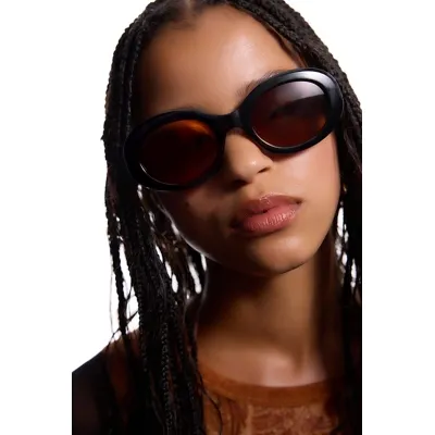 UO Summer Large Oval Sunglasses - Black at Urban Outfitters
