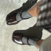 IPPEUM Burgund Tabi Toe Mary Janes Schuhe Damen Schnalle Plus Größe 35-42 Schwarzes PU-Leder Split