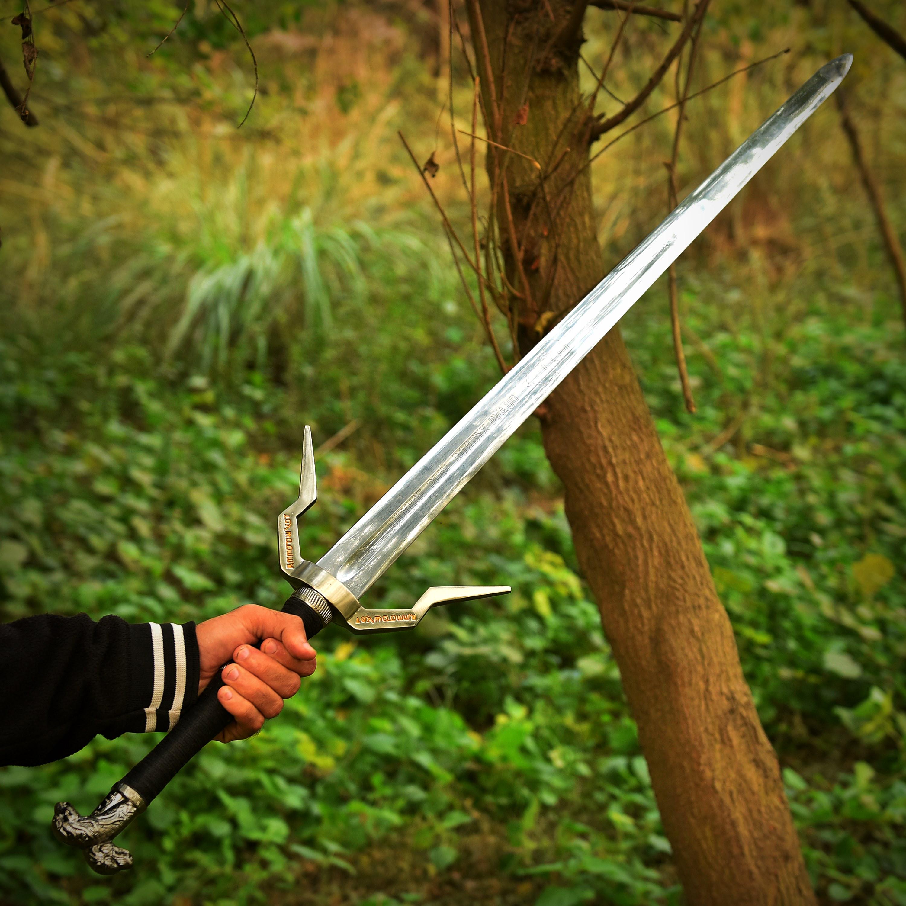 La spada del Witcher, la spada vichinga, la spada di Geralt di Rivia, la spada di The Witcher Wild Hunt, la replica della spada di The Witcher 3, la s