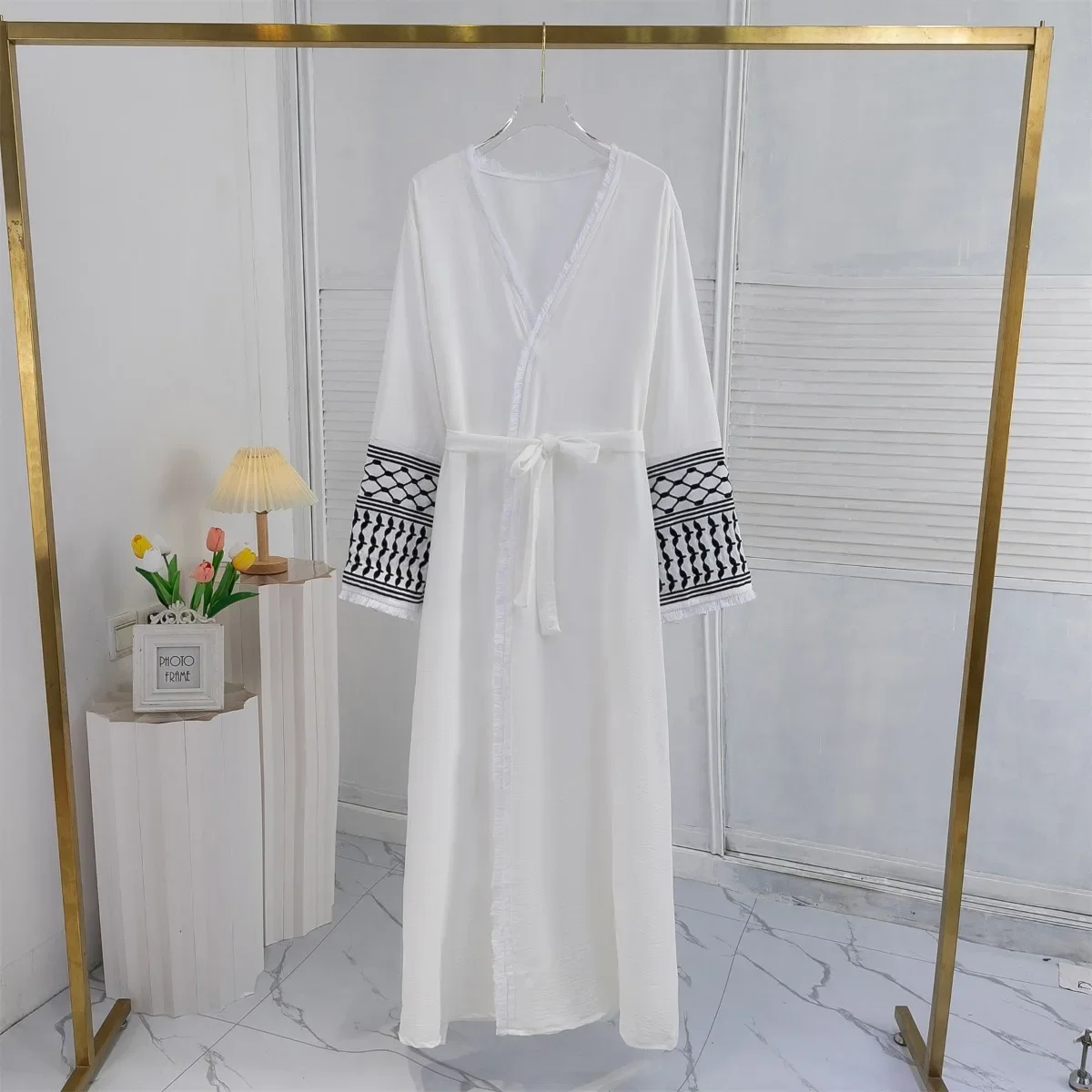 Muslimische offene Front Abayas Langarm mit Gürtel Maxi kleid Damen bekleidung Quaste Stickerei Kaftan Abaya Frauen Jilbabs Image