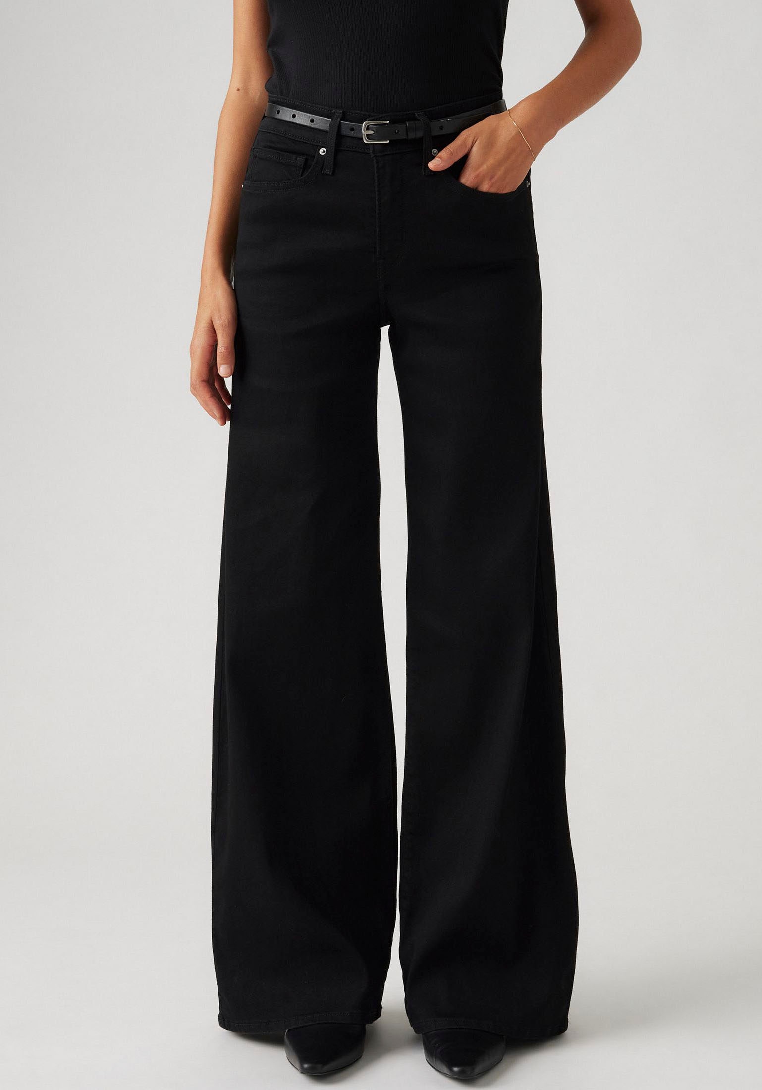 Weite Jeans LEVI'S "Jeans 318 SHAPING", Damen, Gr. 30, Länge 34, schwarz (soft schwarz), Denim/Jeans, Obermaterial: 78% Baumwolle, 21% Polyester, 1% Elasthan, unifarben, weit knöchellang, Jeans, im Five-Pocket Style Image