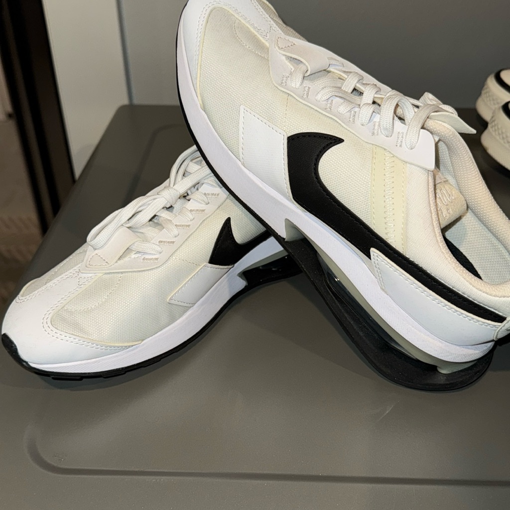 Nike Shoes | Brand New Nike Tennis Shoess Shoes | Color: Cream/White | Size: 10.5