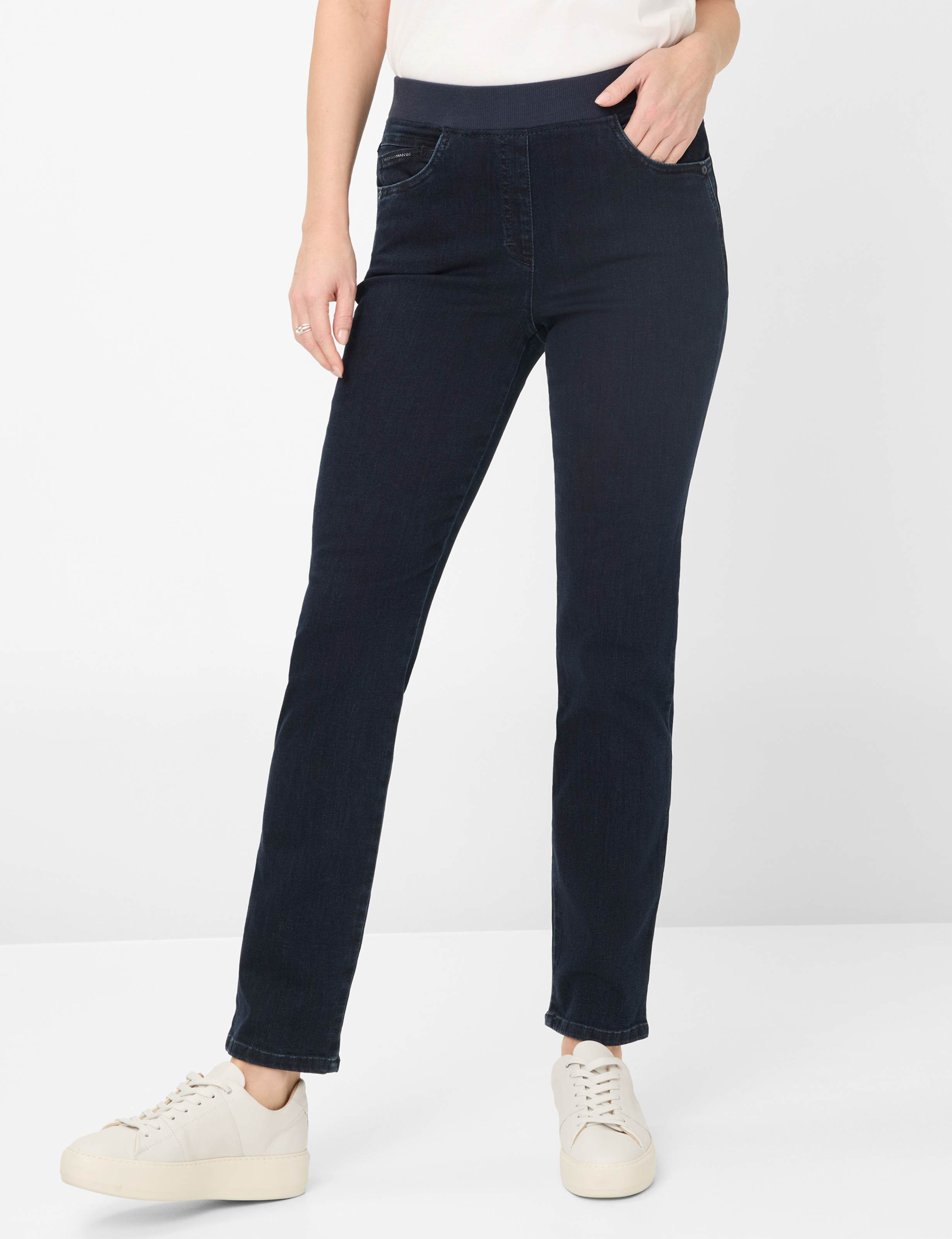 Bequeme Jeans RAPHAELA BY BRAX "Style PAMINA", Damen, Gr. 46, Normalgrößen, blau (dunkelblau), Denim/Jeans, 93% Baumwolle, 5% Elastomultiester, 2% Elasthan, slim fit, Jeans Image