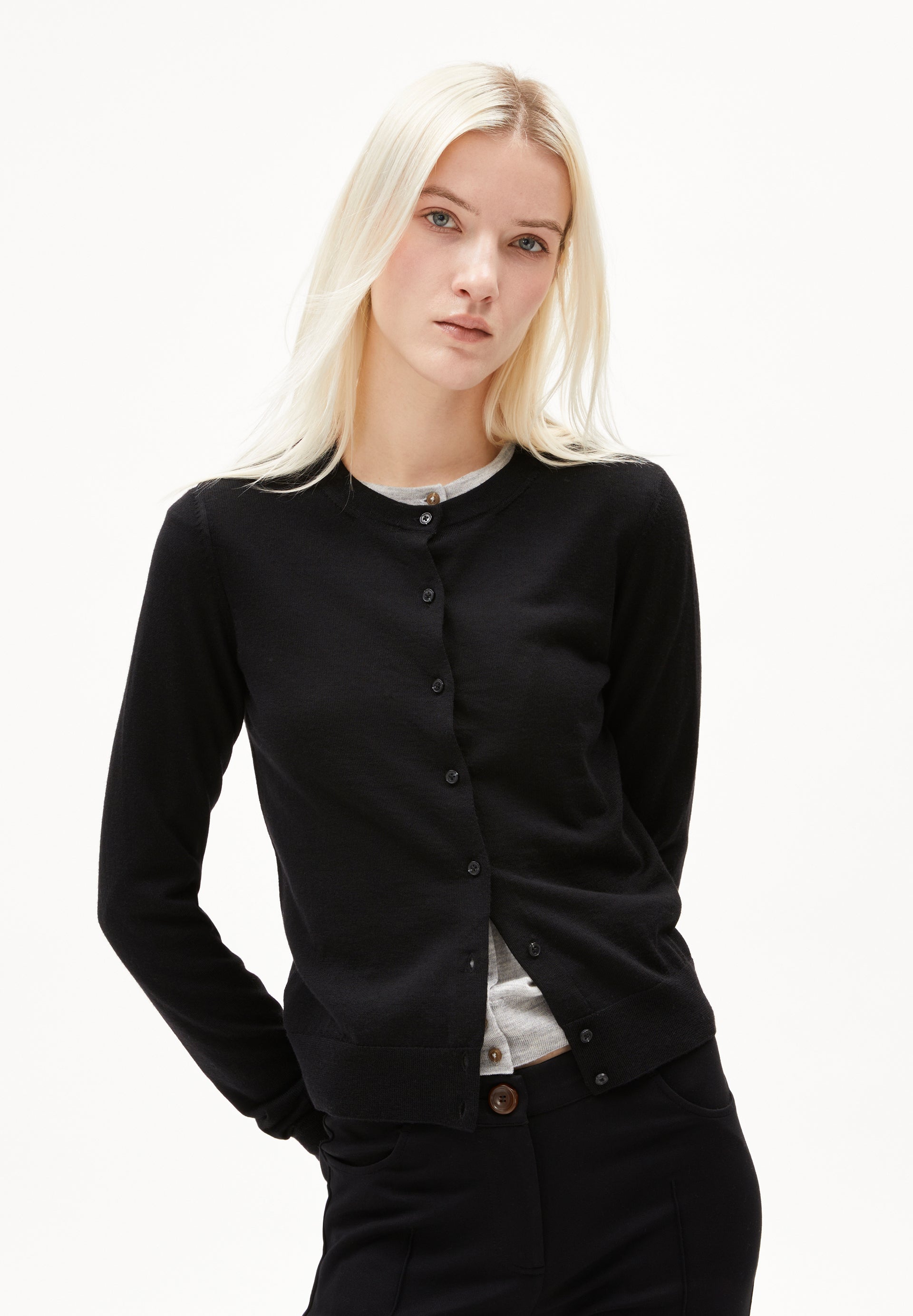 OPHALIAA MERINO | Strickjacke aus Merino-Wolle - schwarz (S) Image