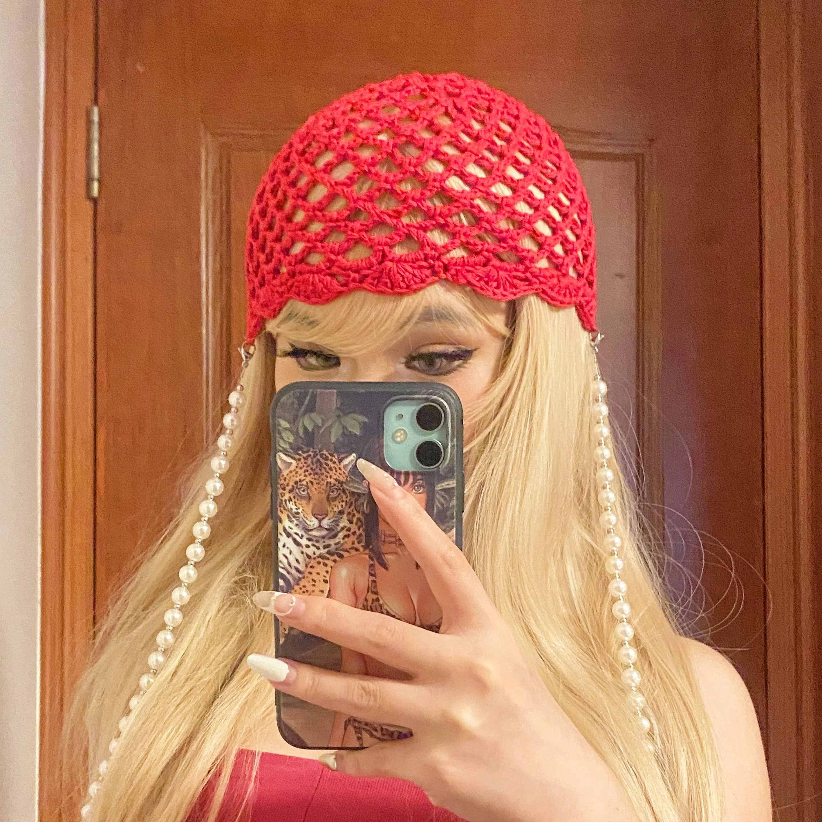 Neue handgehäkelte Cut-Out-Mütze für Weihnachten und Neujahr, abnehmbare Perlenanhänger, Schleife, DIY-Mütze, Retro-Drei-in-Eins-Strickmütze Image