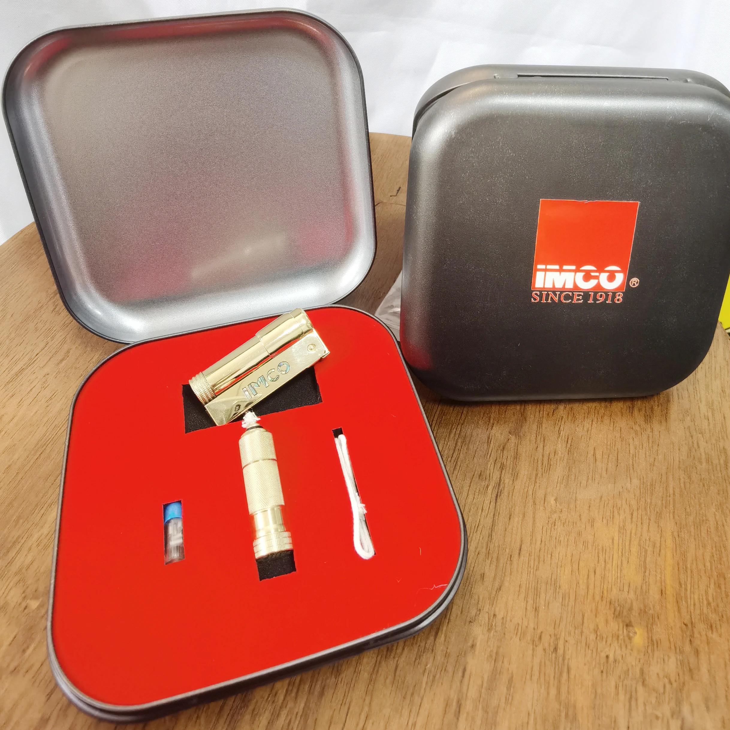 IMCO Feuerzeug-Geschenkbox 6700, Kerosinfeuerzeug mit Messing, lasergraviert, natürliche Muschel, eingelegtes Logo, Messing-Öltank, Docht, Feuerstein-Geschenk Image