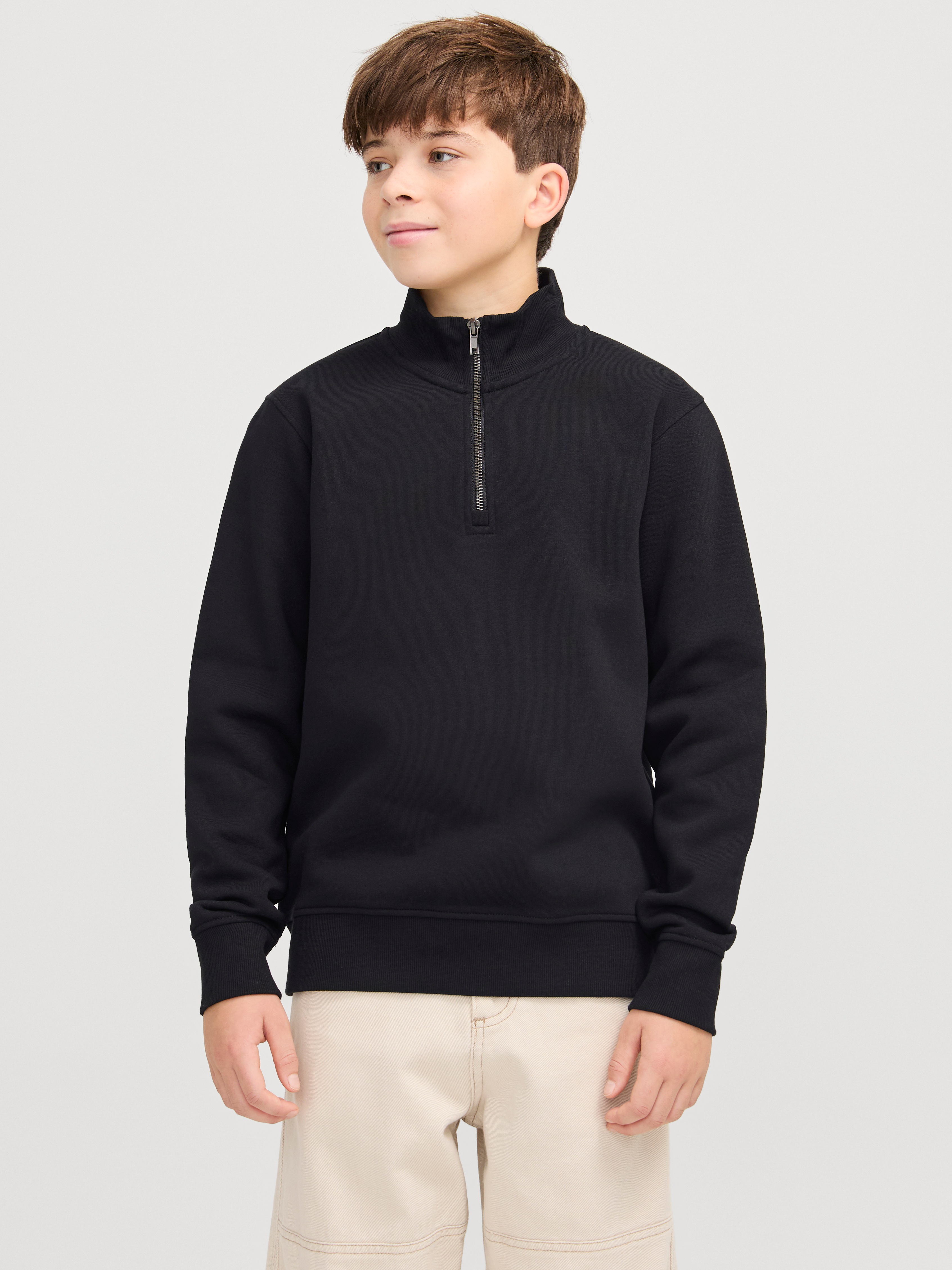 Sweater JACK & JONES JUNIOR "JJEBRADLEY SWEAT HALF ZIP NOOS JNR", Jungen, Gr. 152, schwarz, angeraute Sweatware, Obermaterial: 61% Polyester, 39% Baumwolle, unifarben, relaxed fit normal, ohne Ausschnitt, Rippbündchen, Sweatshirts Image