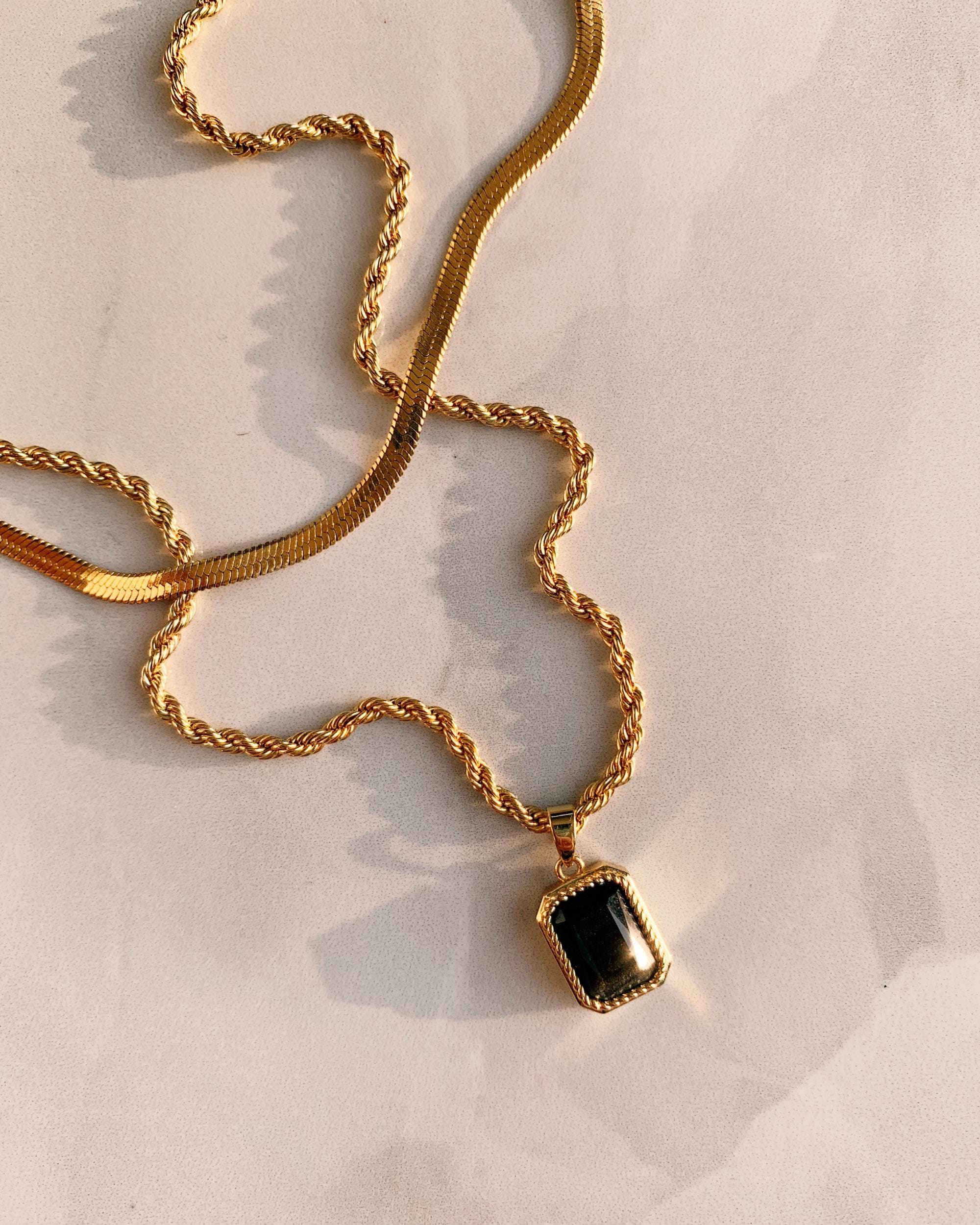 Collana con onice nera placcata oro 18 carati: collana con pendente in onice, collana con pietre preziose, collana con pietra portafortuna, collana co