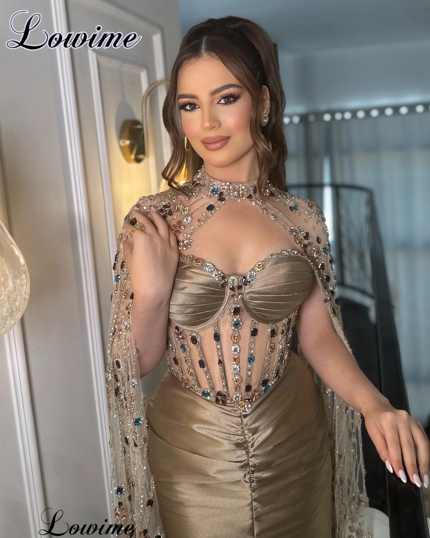 Neue elegante Kristalle Celebrity Kleider Zwei Stücke Roter Teppich Runway Kleider Meerjungfrau Fotografie Kleider für Frauen angepasst