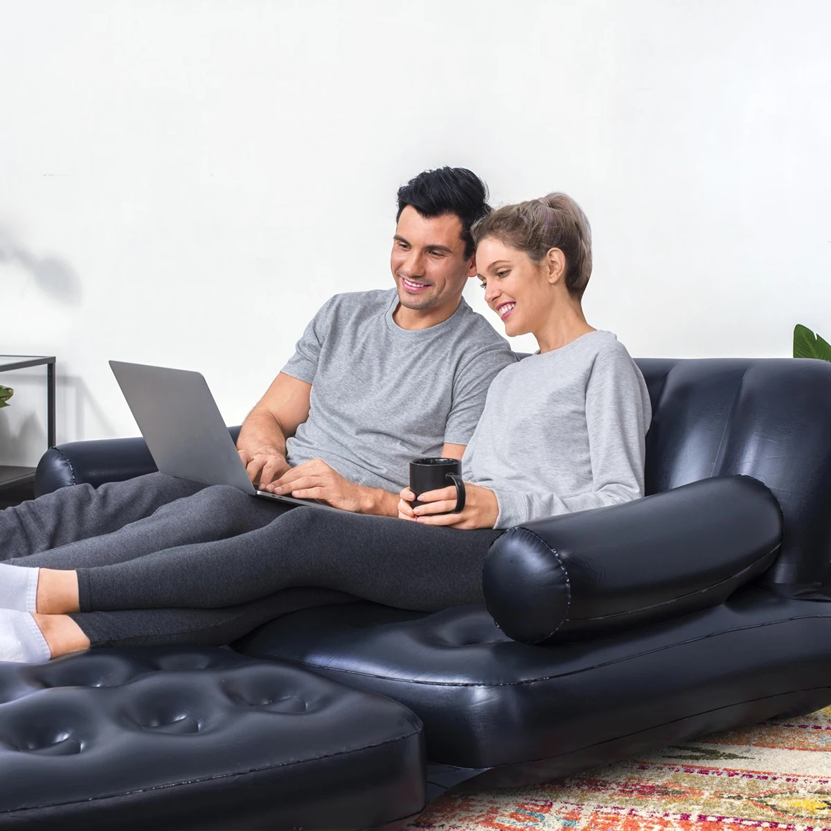 Bestway 1pc hof tragbarer doppelter aufblasbarer sofa lazy man folding sofa suitable für rasen Image