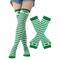 Set mit grün-weiß gestreiften Kniestrümpfen und fingerlosen Handschuhen zum St. Patrick's Day mit Kleeblatt-Design, festliche Accessoires für Damen, perfekt für Feiertage und Kostümpartys