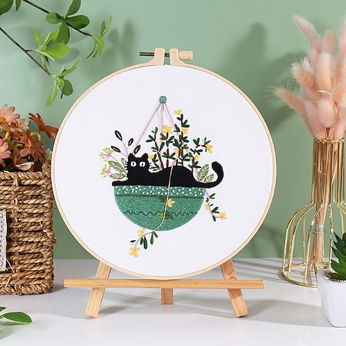 Süßes Katzen-Stickset für Erwachsene und Anfänger. Gestempeltes Kreuzstich-Starter-Set enthält Stickrahmen, Nadelspitze, Stoffrahmen, Nadeln, Fäden und Anleitung. Image