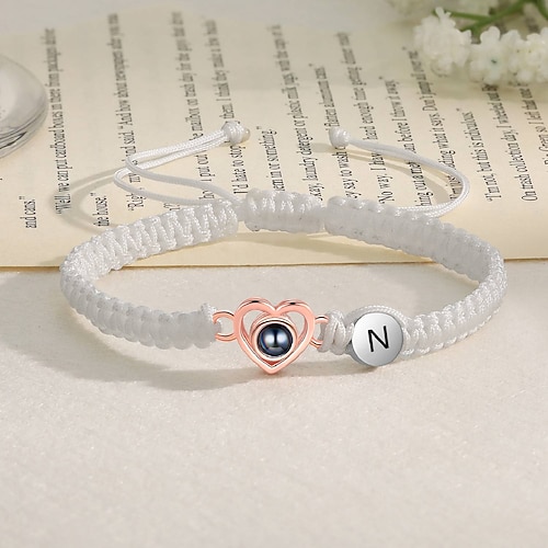 Personalisierter Projektionsarmband – Individuelles bestes Geschenk für Mama – Eleganter anpassbarer Schmuck mit Foto-Projektion und Initialen-Gravur perfekt für Frau oder Freundin Image