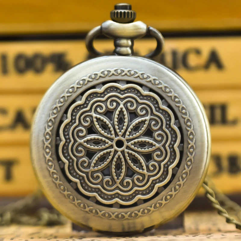 Vintage Bronze Clamshell Kreative Ausschnitt Blume Geschnitzt Halskette Quarz Taschenuhr Mode Männliche Und Weibliche Studenten Universal Image