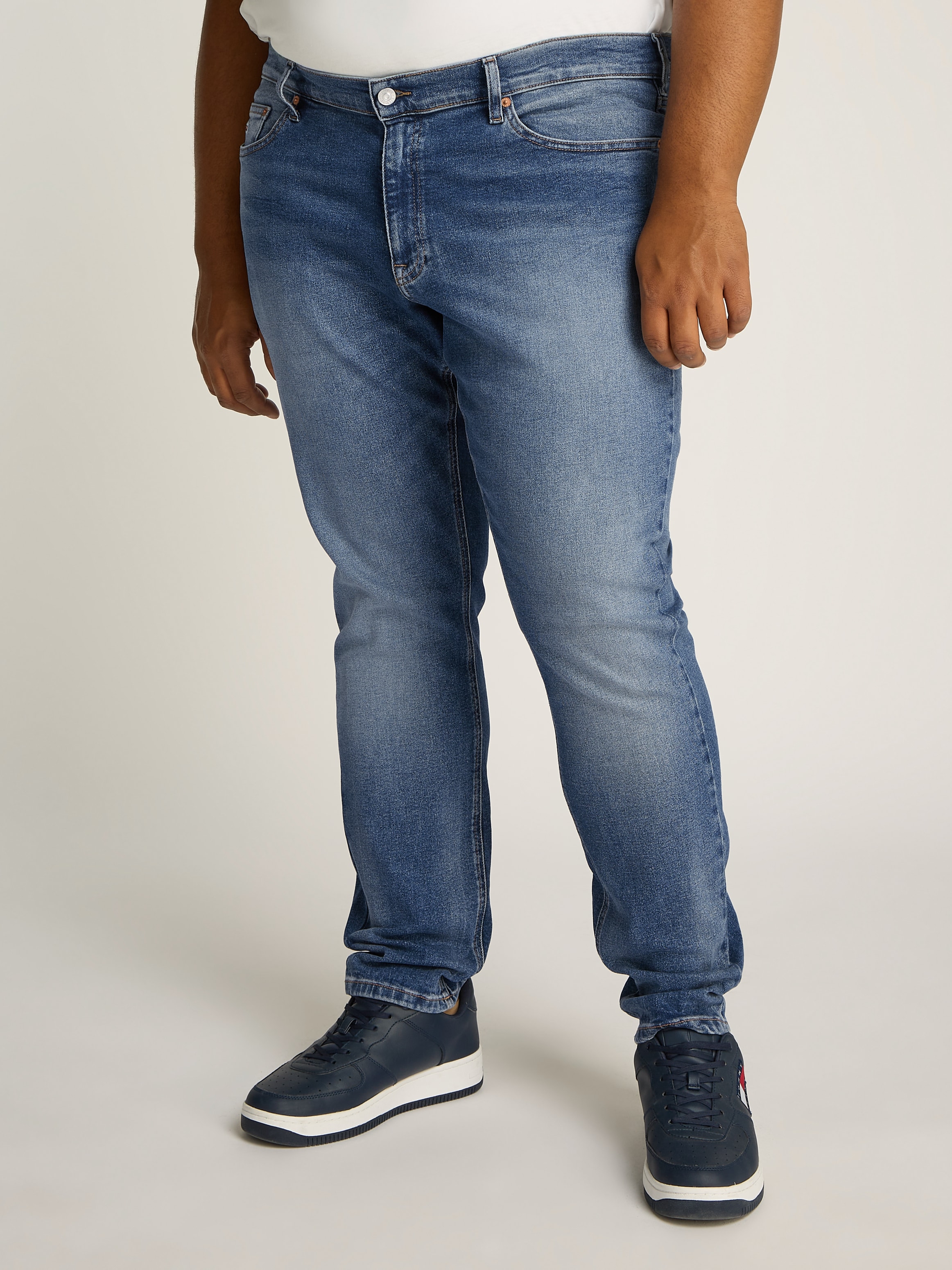 Slim-fit-Jeans TOMMY JEANS PLUS, Herren, Gr. 44, Länge 34, blau (denim medium), Web, Obermaterial: 99% Baumwolle, 1% Elasthan, unifarben, slim fit, Jeans, in Großen Größen, stoned wash Optik Image