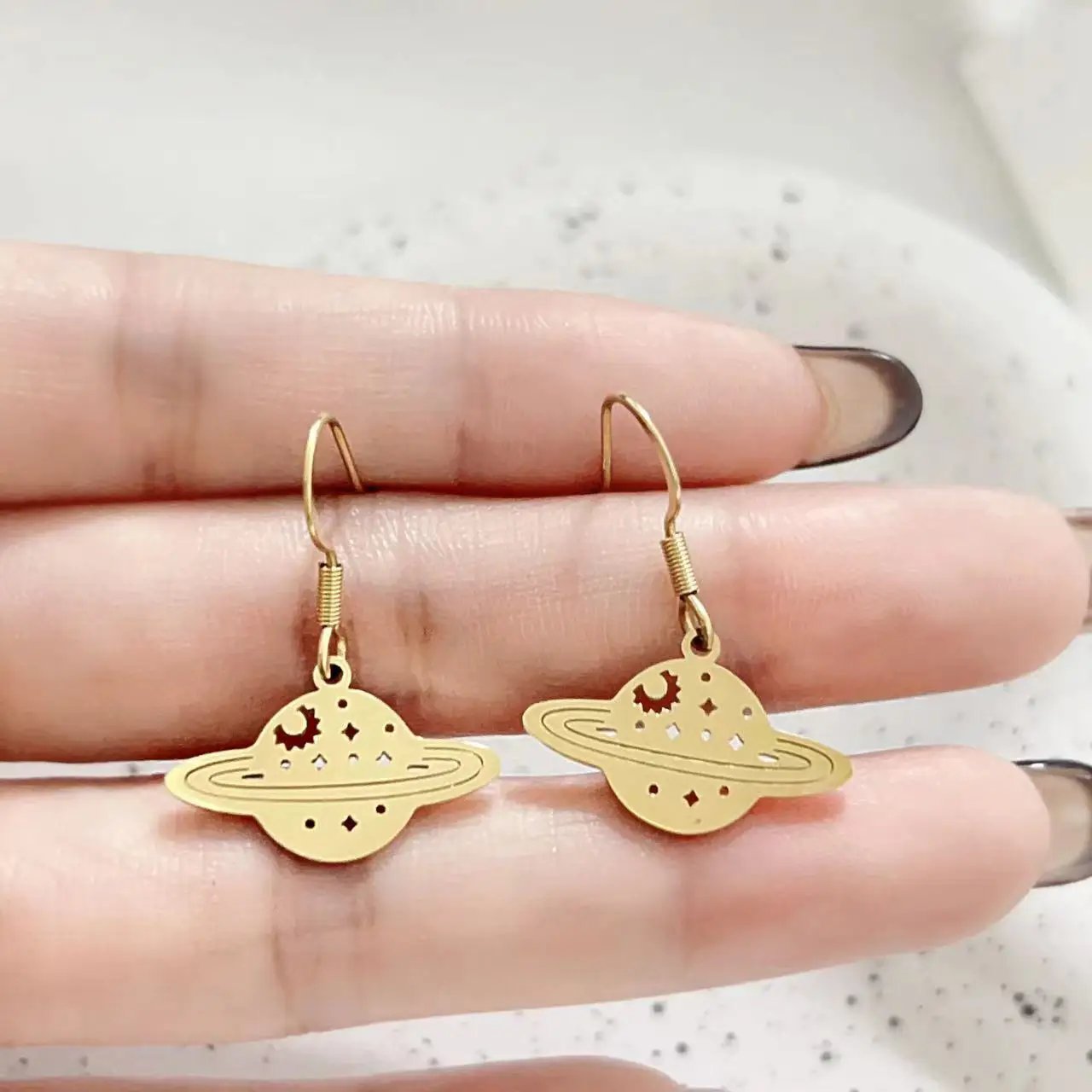 Vintage Saturn Planet Edelstahl Tropfen Ohrringe Damen Trendy Party Hypoallergen Schraube Universum Diy Tägliche Schmuckherstellung Image