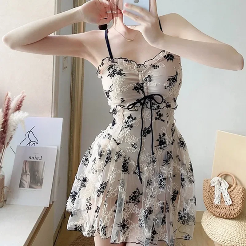 Neue Einteilige Badeanzug Frauen Sexy Rock-Stil Sling Print Bandage Bademode Backless Abnehmen Strand Zurück Strap Badeanzug Frauen Image