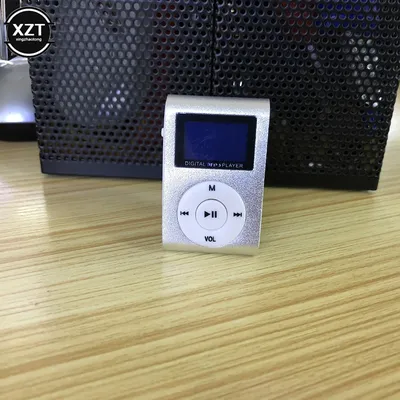 Portable Mini MP3 With LCD Screen Metal Clip Card MP3 Music Player Card Host