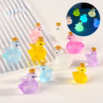 Figurines