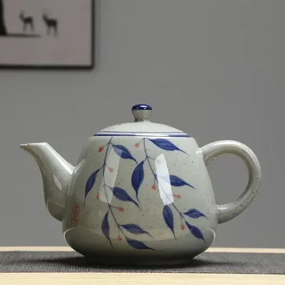 Ceramic Large Teapot With Handle Vintage Hand-painted Blue-and-white Porcelain Filter Teapot 900ml