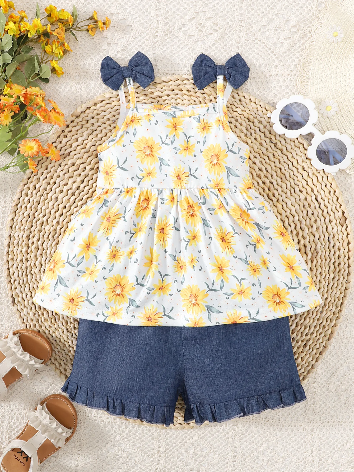 Kleinkind Baby Mädchen Schleife Hosenträger Print Top Blaue Shorts 2 Stück/Set 0-3 Jahre altes Baby Mädchen Sommer Set Urlaub Freizeitkleidung Image