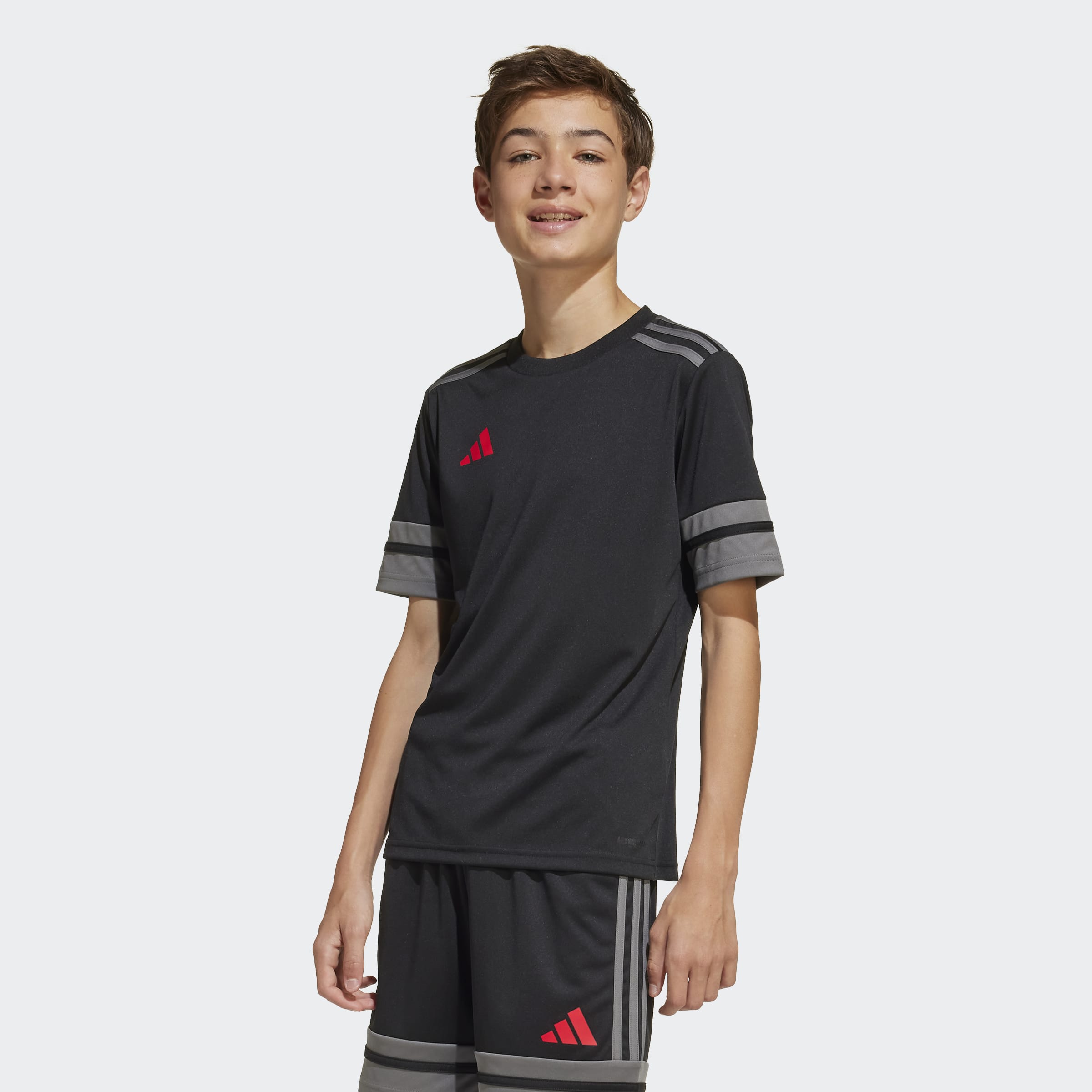 Fußballtrikot ADIDAS PERFORMANCE "SQUA25 JSY Y", Kinder, Gr. 128, schwarz (schwarz, team grau four, pure ruby), Obermaterial: 100% Polyester, Rundhals, Trikots Image
